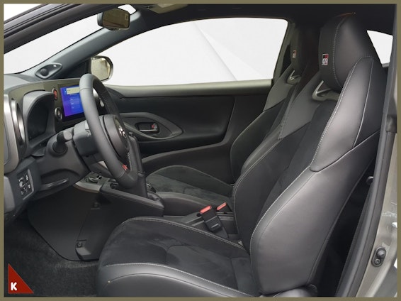 Vehicle image 8 Vehicle image 8