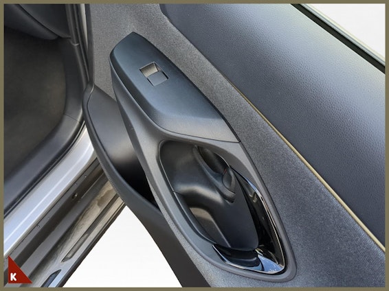 Vehicle image 16 Vehicle image 16