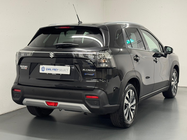 Vehicle image SUZUKI S-CROSS