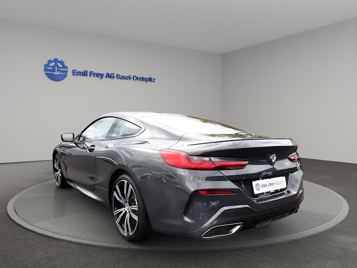 Vehicle image BMW 8 SERIES