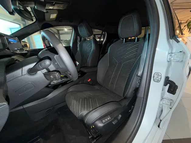 Peugeot 208 1.2 Hybrid 145 GT
