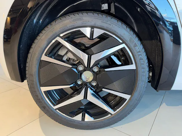 Peugeot 208 1.2 Hybrid 145 GT