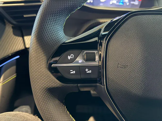 Peugeot 208 1.2 Hybrid 145 GT