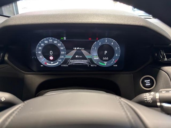 Vehicle image 9 Vehicle image 9