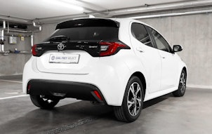 Vehicle image TOYOTA Yaris 1.5 VVT-i HSD Trend