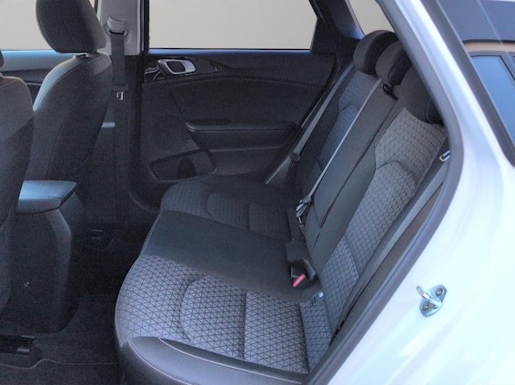 Vehicle image 16 Vehicle image 16