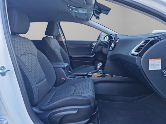 Vehicle image 9 Vehicle image 9