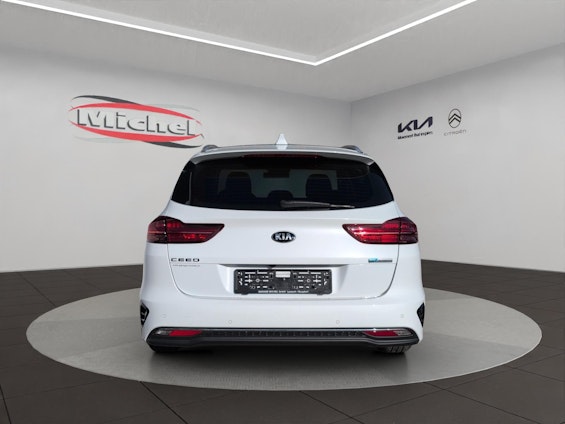 Vehicle image 4 Vehicle image 4