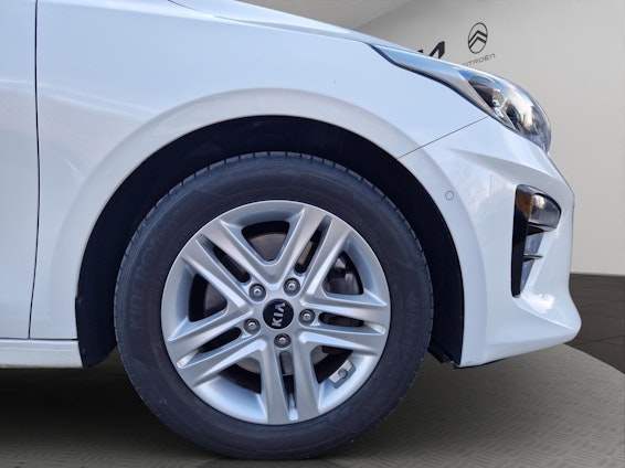 Vehicle image 18 Vehicle image 18