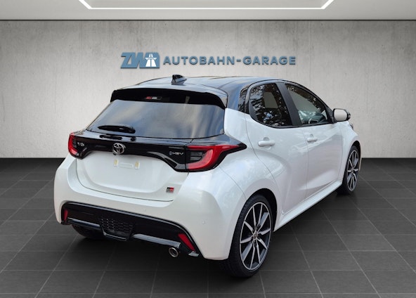 Vehicle image 4 Vehicle image 4