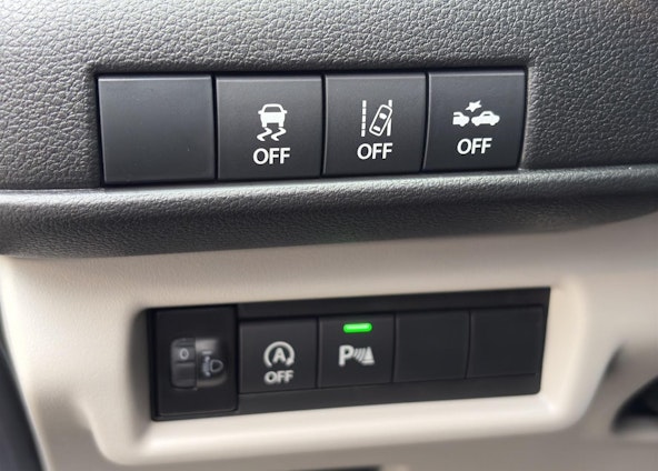 Vehicle image 17 Vehicle image 17