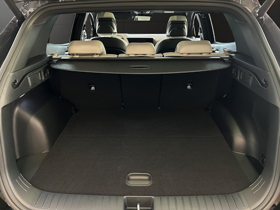 Vehicle image 9 Vehicle image 9