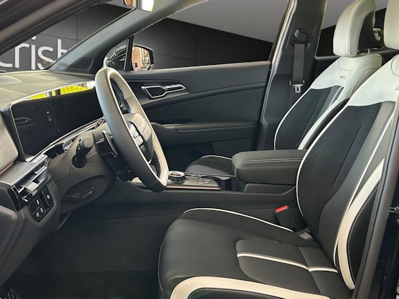 Vehicle image 6 Vehicle image 6