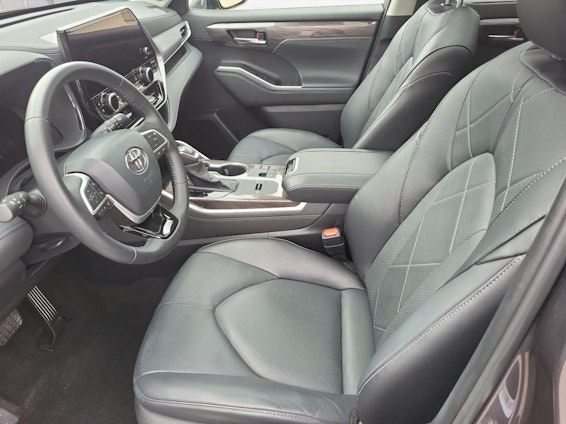 Vehicle image 12 Vehicle image 12