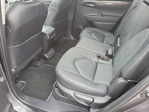 Vehicle image 14 Vehicle image 14