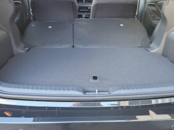 Vehicle image 16 Vehicle image 16