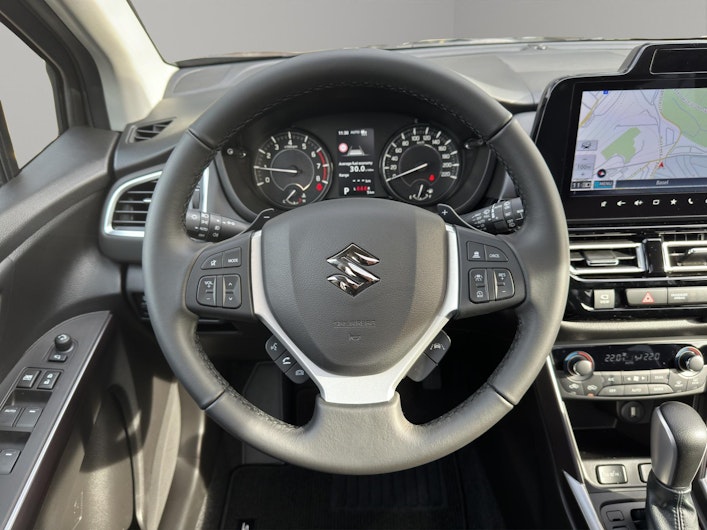 Vehicle image SUZUKI S-CROSS