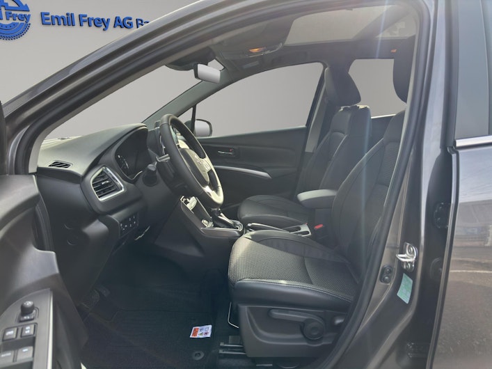 Vehicle image SUZUKI S-CROSS