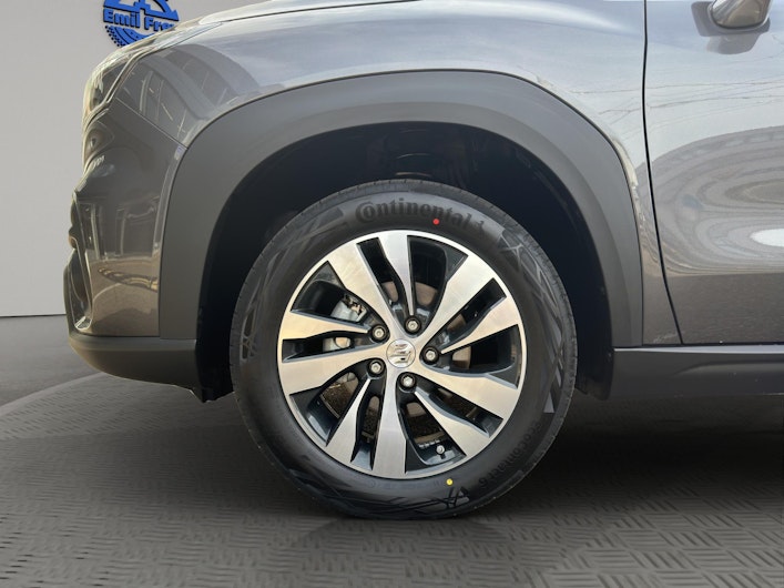 Vehicle image SUZUKI S-CROSS