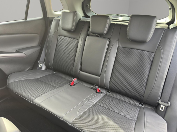 Vehicle image SUZUKI S-CROSS