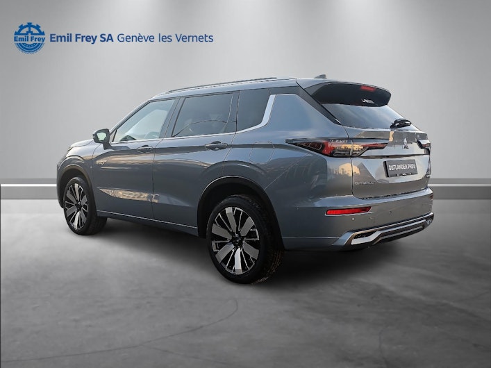 Vehicle image MITSUBISHI OUTLANDER