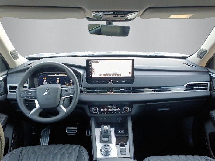 Vehicle image MITSUBISHI OUTLANDER