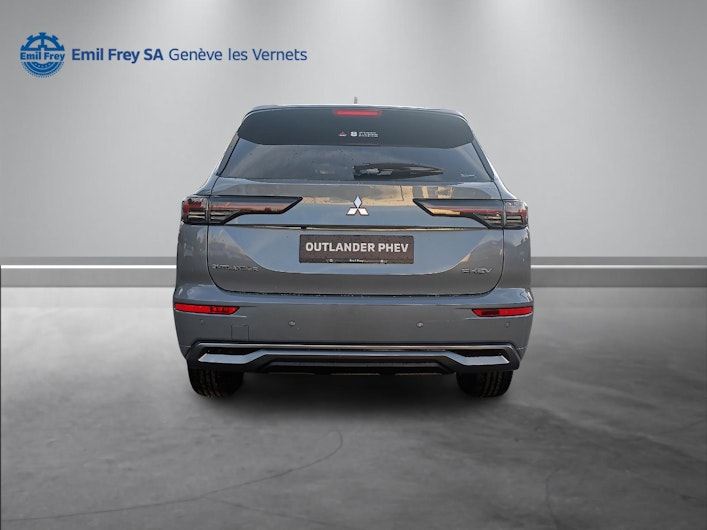 Vehicle image MITSUBISHI OUTLANDER