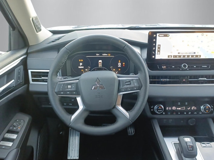 Vehicle image MITSUBISHI OUTLANDER