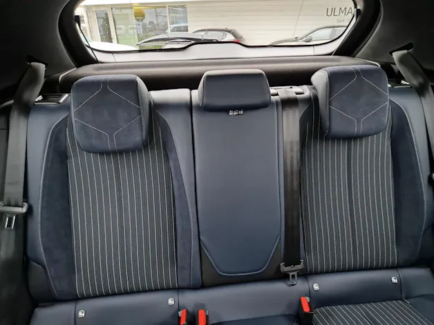 DS Automobiles 3 Crossback E-Tense Jules Verne