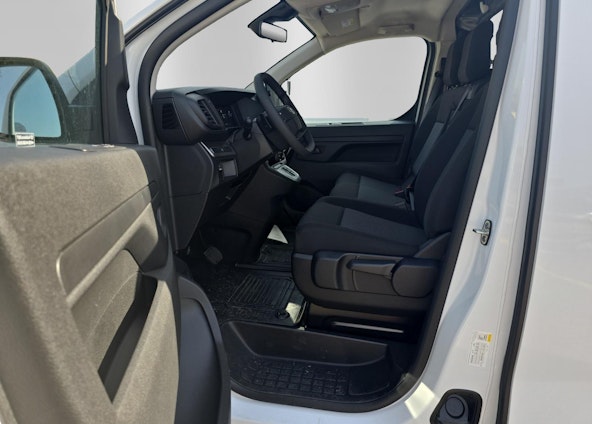 Vehicle image 9 Vehicle image 9