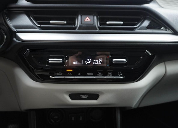 Vehicle image 16 Vehicle image 16