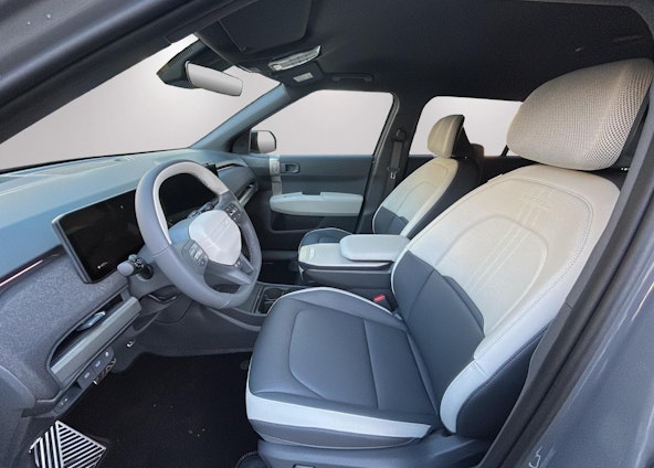 Vehicle image 8 Vehicle image 8