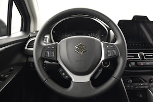 Vehicle image SUZUKI S-Cross 1.4 T Compact Top Hybrid 4x4