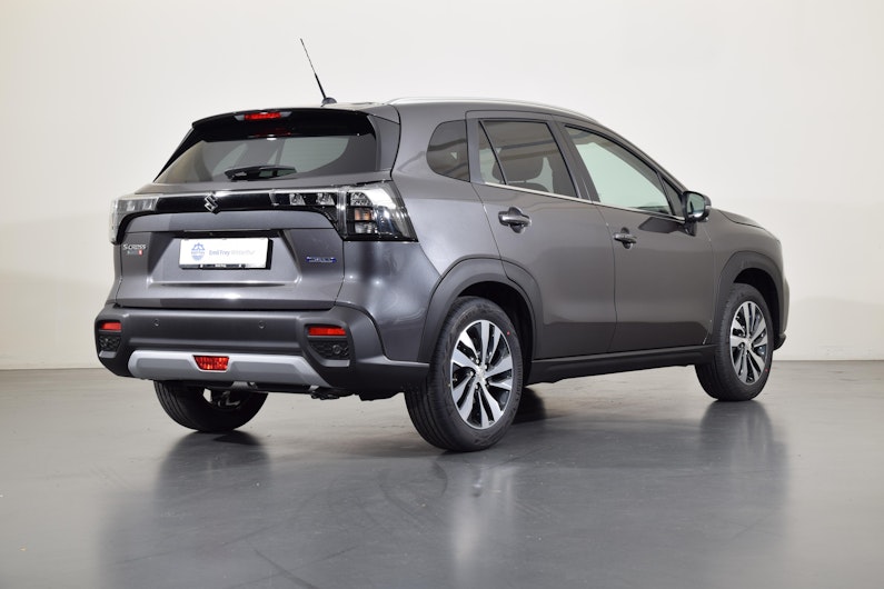 Vehicle image SUZUKI S-CROSS