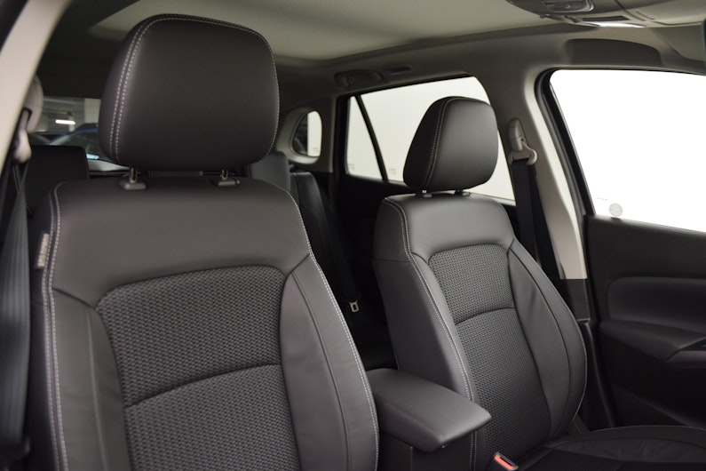 Vehicle image SUZUKI S-CROSS