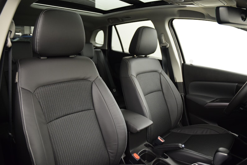 Vehicle image SUZUKI S-CROSS