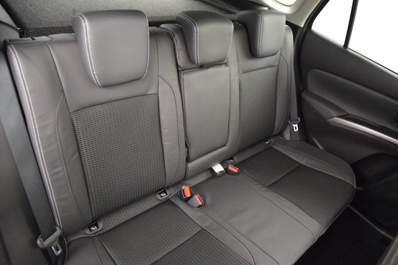 Vehicle image SUZUKI S-CROSS