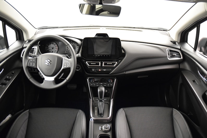 Vehicle image SUZUKI S-CROSS