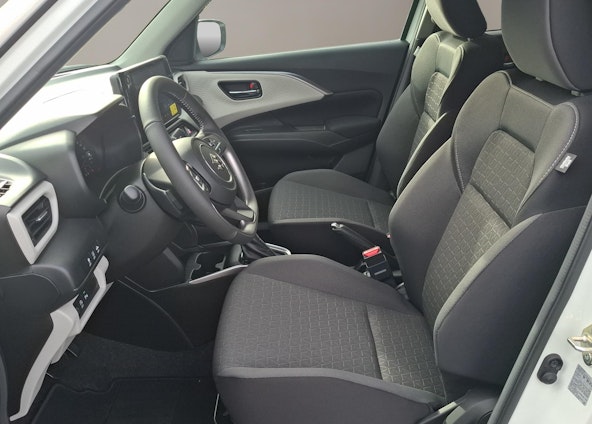 Vehicle image 4 Vehicle image 4