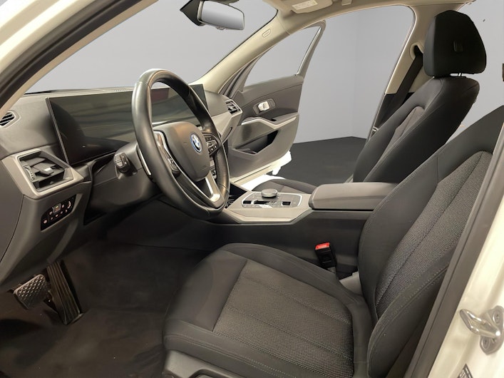 Vehicle image BMW 3 SERIES