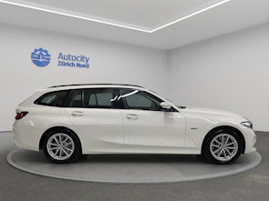 Vehicle image BMW 330e xDrive Touring