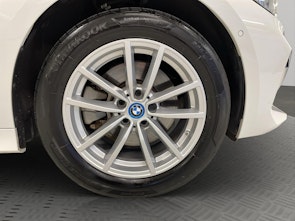 Vehicle image BMW 330e xDrive Touring