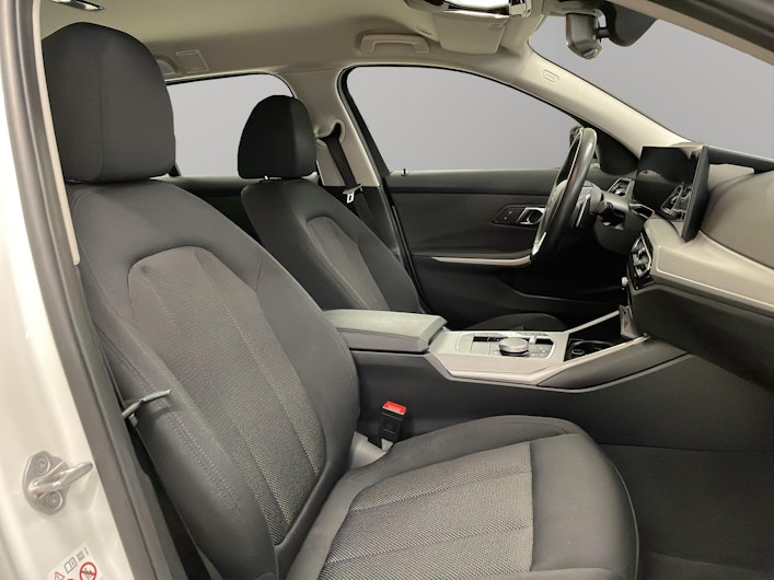 Vehicle image BMW 3 SERIES