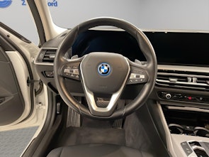Vehicle image BMW 330e xDrive Touring