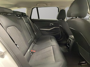 Vehicle image BMW 330e xDrive Touring