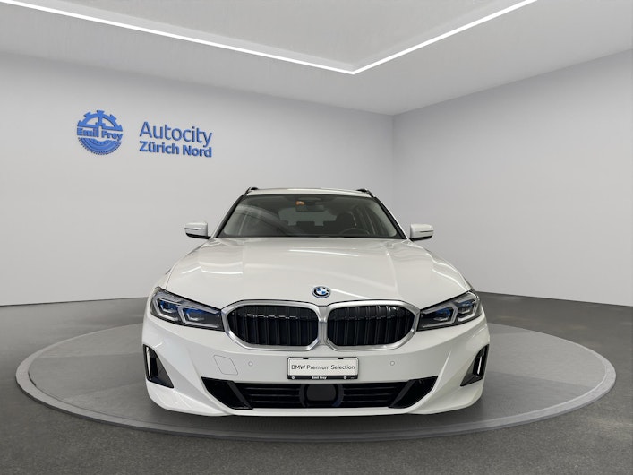 Vehicle image BMW 3 SERIES