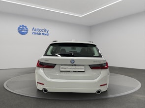 Vehicle image BMW 330e xDrive Touring