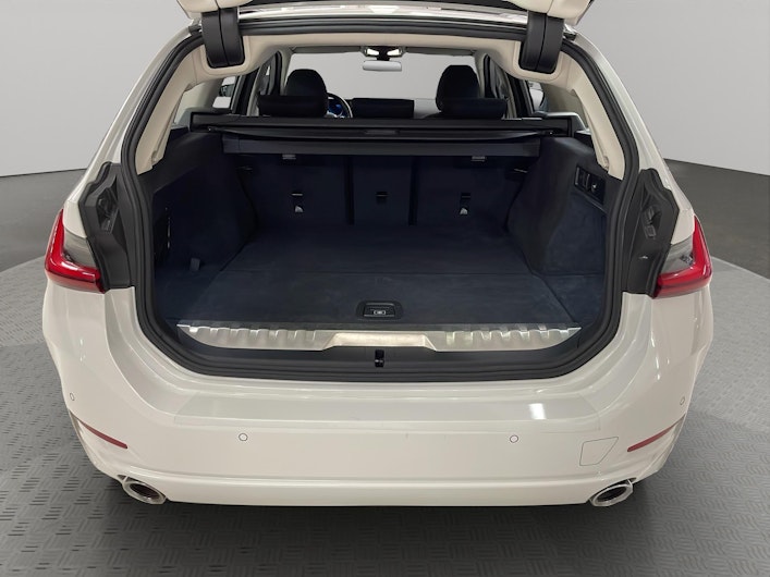 Vehicle image BMW 3 SERIES