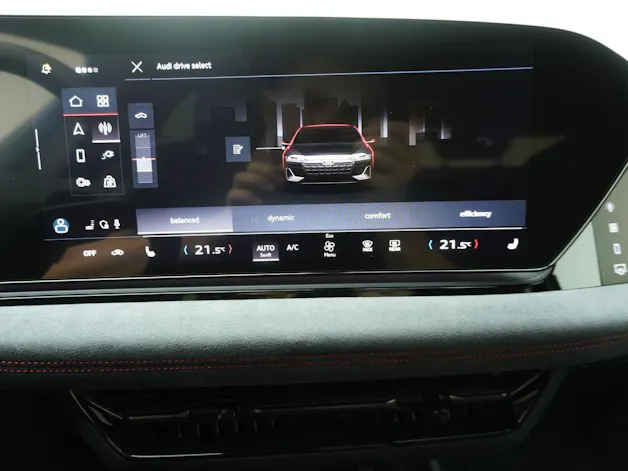 Audi A6 e-tron Avant S line quattro