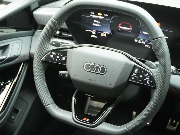 Audi A6 e-tron Avant S line quattro